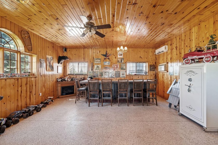 Exceptional 20-acre estate with thousands of feet of shoreline - photo 39