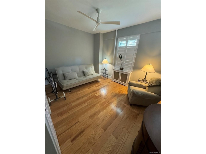 Welcome to this beautiful spacious 2 bedroom at Fordham hill - photo 5