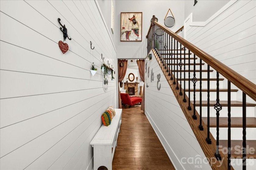**Welcome home to this beautifully updated townhome in Fort - photo 3