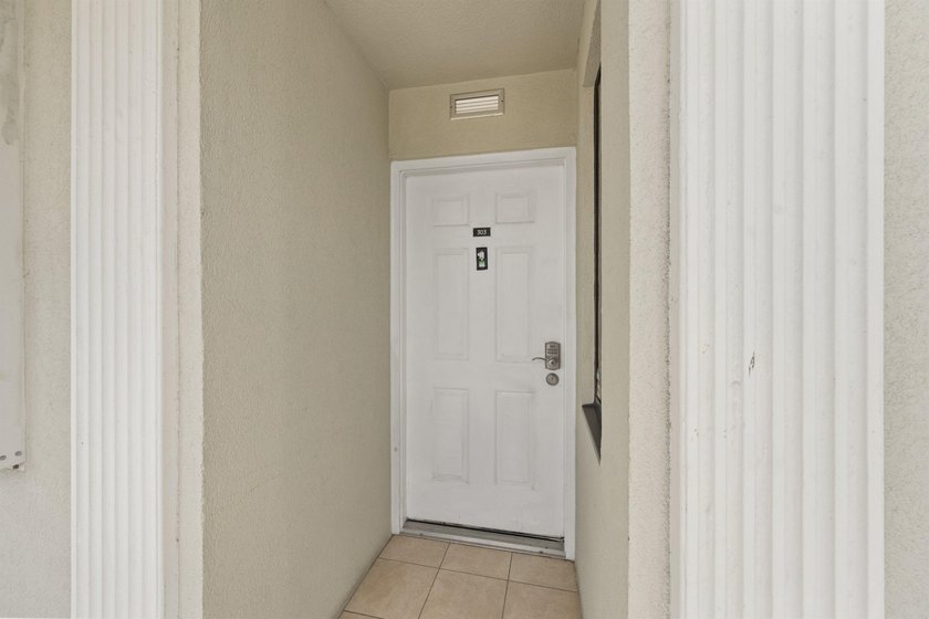 Great for investors rent right away with no waiting period - photo 3