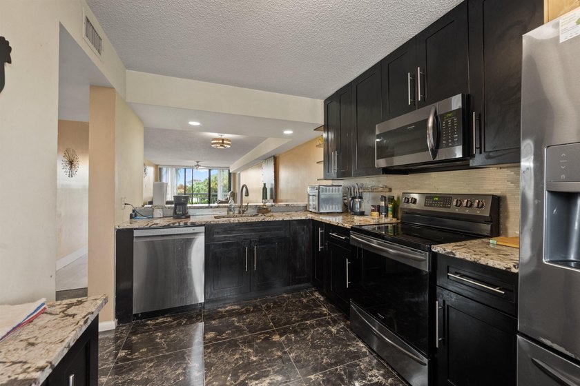 Great for investors rent right away with no waiting period - photo 9