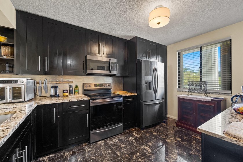 Great for investors rent right away with no waiting period - photo 10
