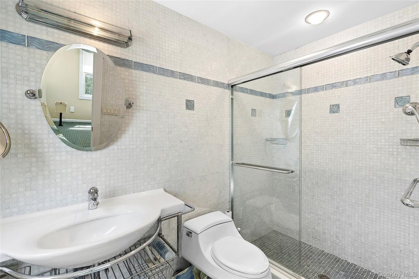 Move right into this beautifully maintained 3 bedroom 2 full - photo 13