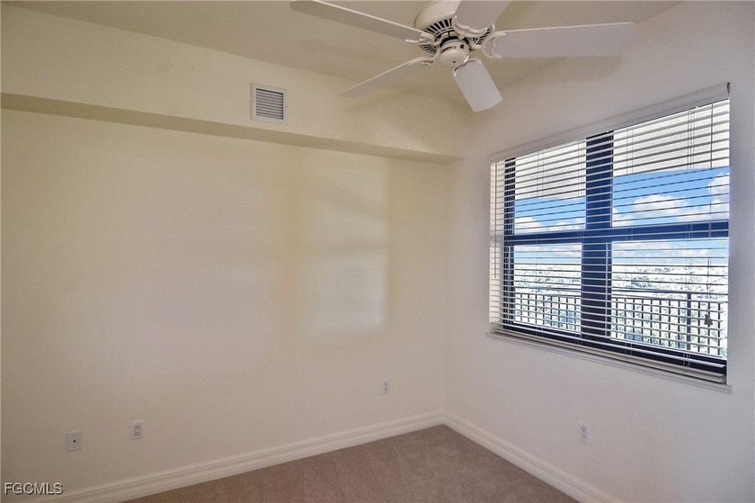 All Ready to Move? Then this immaculate 3 bedroom, 2 bathroom - photo 22