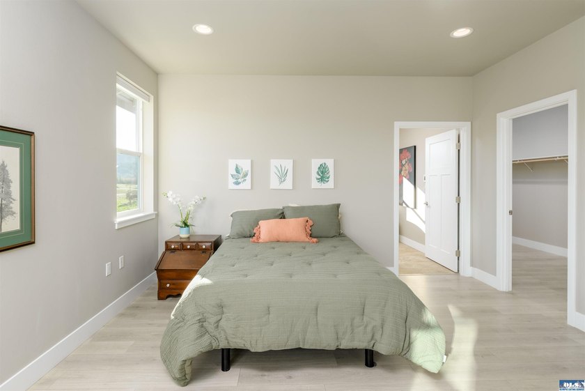 Absolutely stunning single level home in one of Sequim's best - photo 31