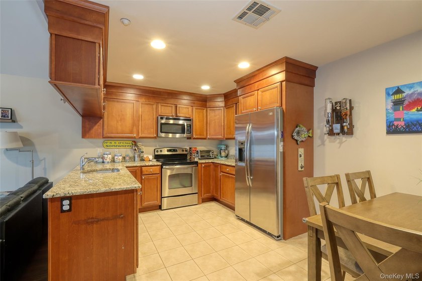Welcome to Oak Street Commons - a highly sought-after community - photo 5