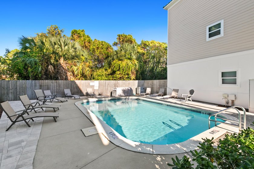 Welcome to your GORGEOUS coastal beach retreat! This elegant - photo 4