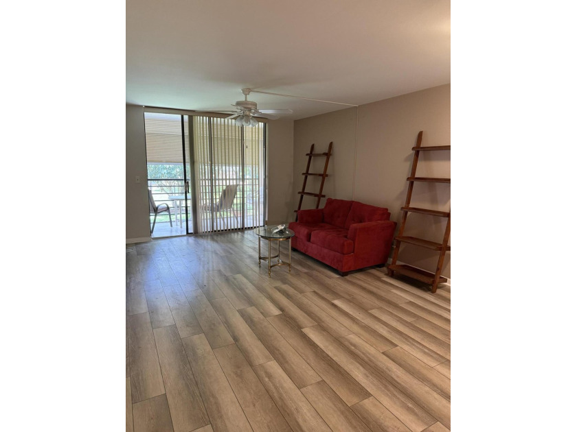 Welcome to this bright 2-bedroom, 2-bathroom condominium nestled - photo 5