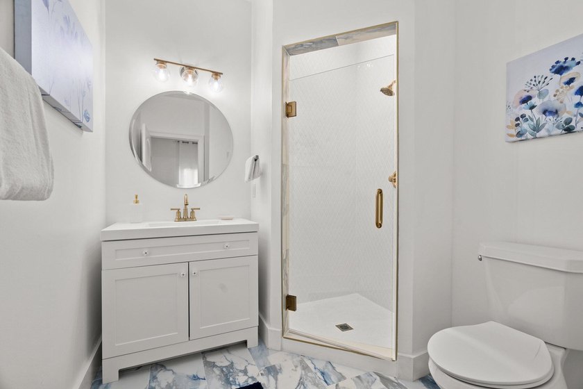 Welcome to your GORGEOUS coastal beach retreat! This elegant - photo 10