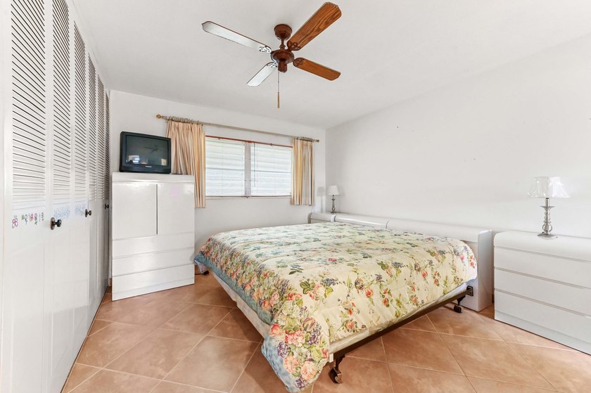 Welcome to Cresthaven Villas, a well-maintained 55+ community - photo 7