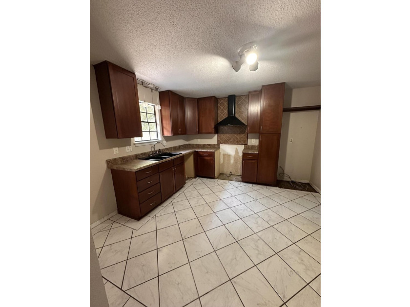 Located in the Heart of Destin on Sea View Dr (aka Christmas - photo 2