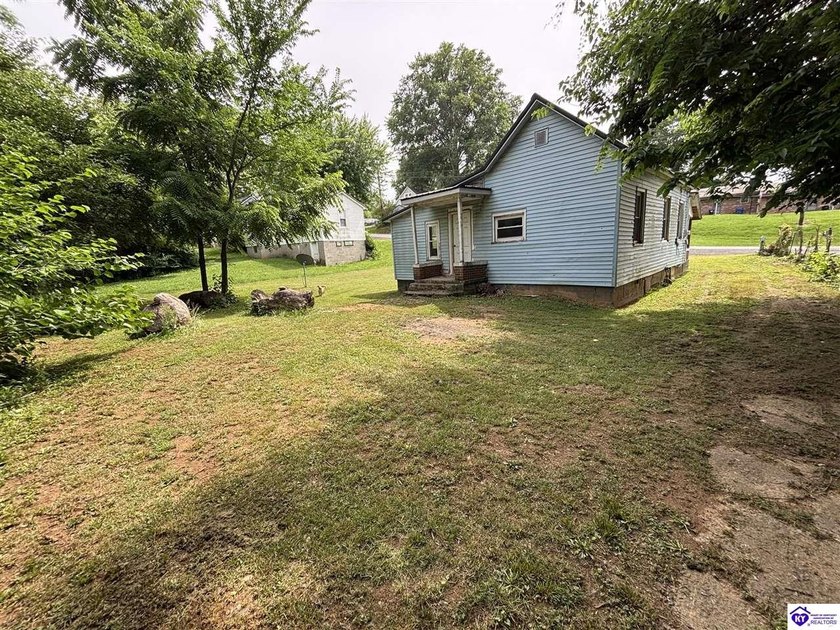 INVESTORS!!! Two bedroom and one bathroom. Needs some work. This - photo 3