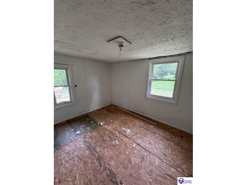 INVESTORS!!! Two bedroom and one bathroom. Needs some work. This - photo 8