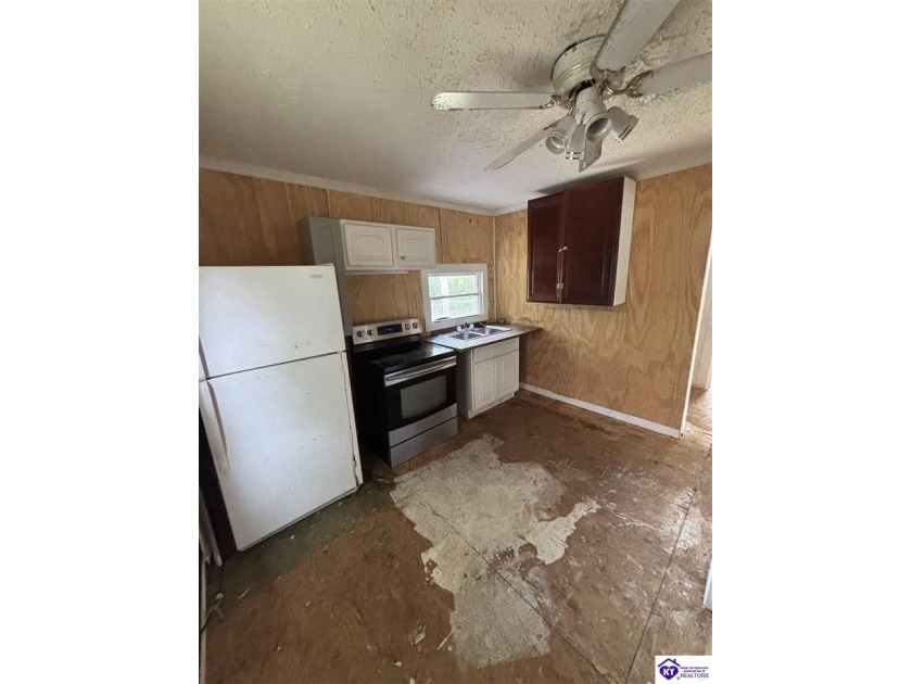 INVESTORS!!! Two bedroom and one bathroom. Needs some work. This - photo 9
