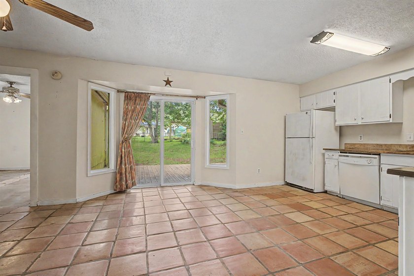 Opportunity awaits in Killearn Acres! This 3-bedroom, 2-bath - photo 10