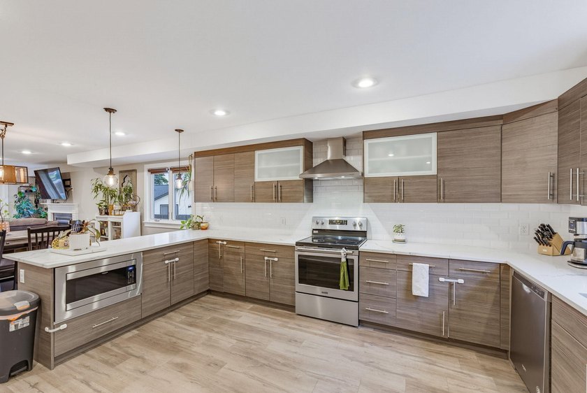 Exceptional 3BR, 2.5BA home built in 2020, offering the perfect - photo 15