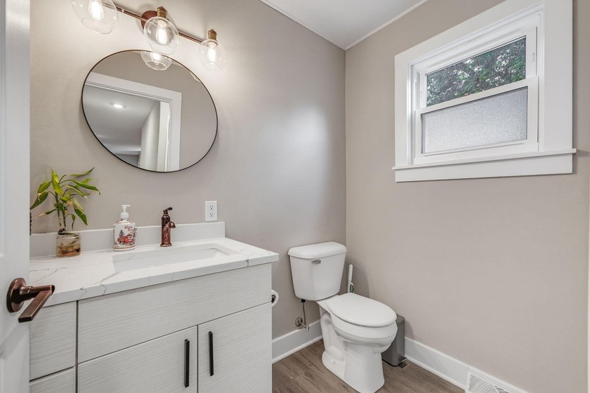 Exceptional 3BR, 2.5BA home built in 2020, offering the perfect - photo 18