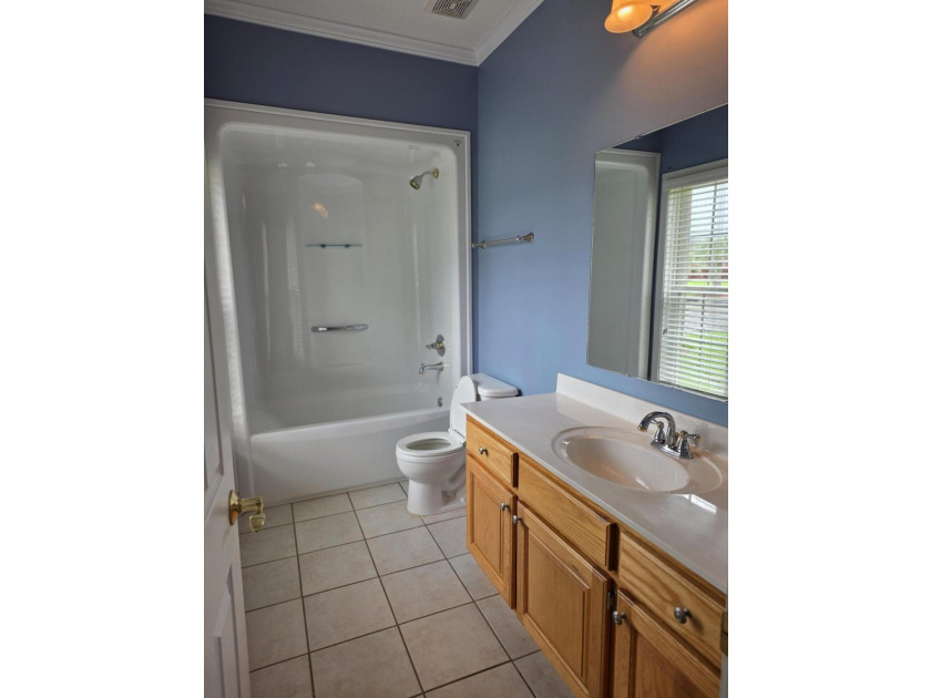 Superb four-bedroom, three-and-a-half-bathroom Beach Forest - photo 25