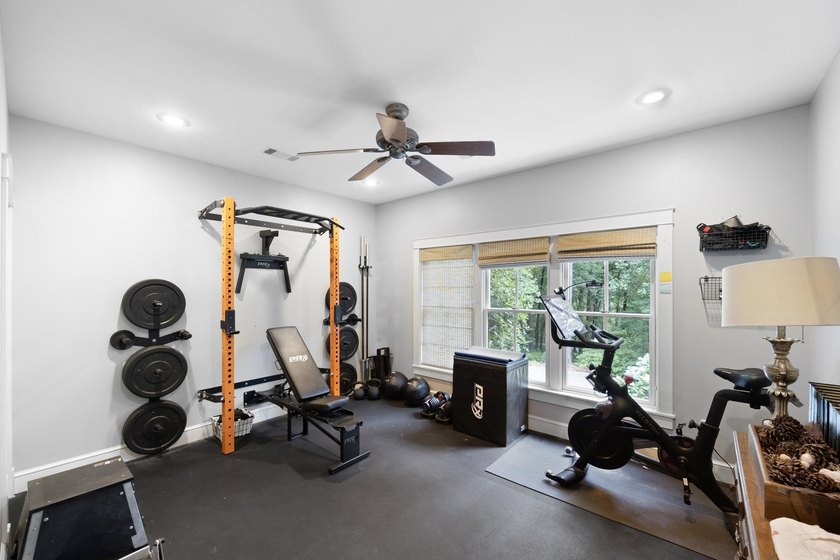 Welcome to your dream home! This stunning 5,310 sq ft home - photo 42