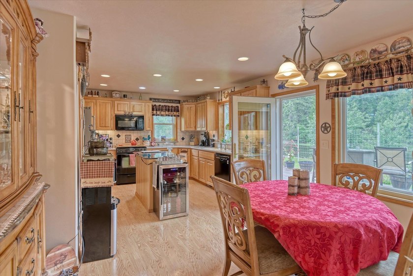 Kettle River Waterfront Retreat! Enjoy breathtaking riverfront - photo 11