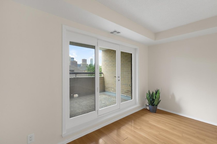Fabulous 5th floor studio at The Falls Pinnacle, one of the best - photo 7