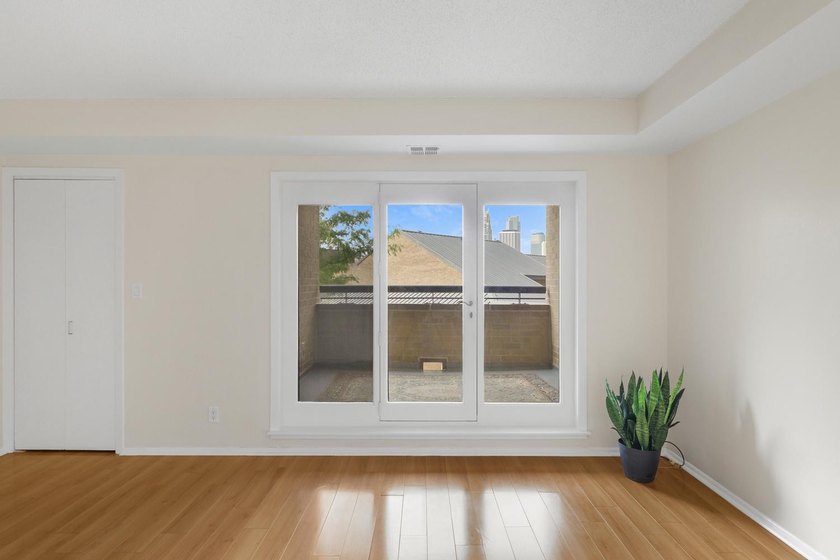 Fabulous 5th floor studio at The Falls Pinnacle, one of the best - photo 8
