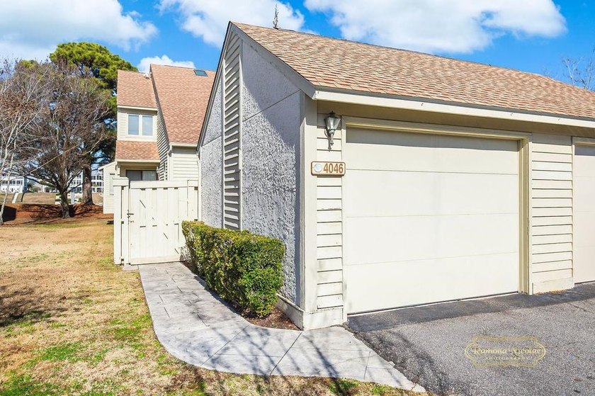 Fully renovated, move-in-ready home with breathtaking - photo 5