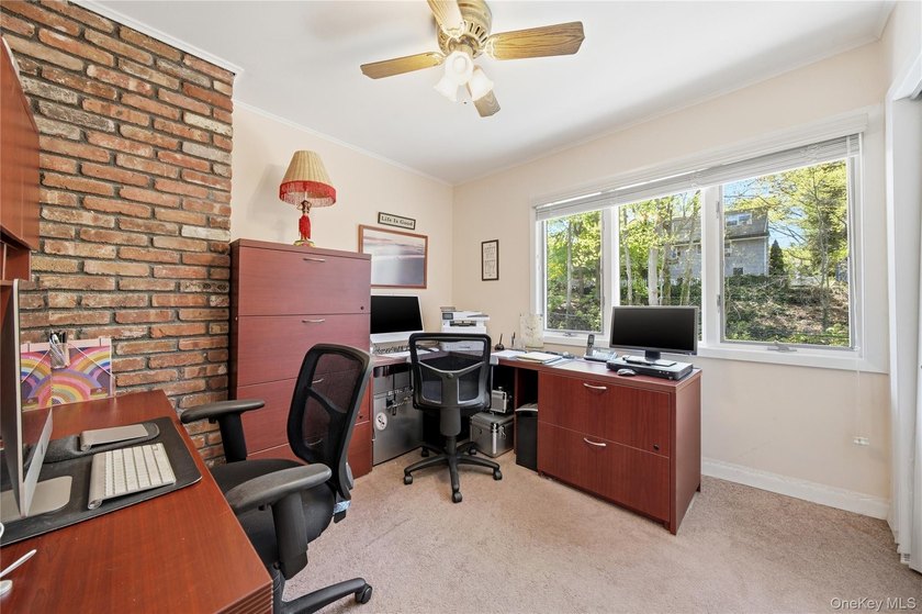 Welcome to this beautifully maintained 4 bedroom, 2.5-bath - photo 25