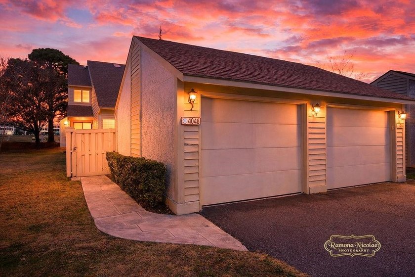Fully renovated, move-in-ready home with breathtaking - photo 7