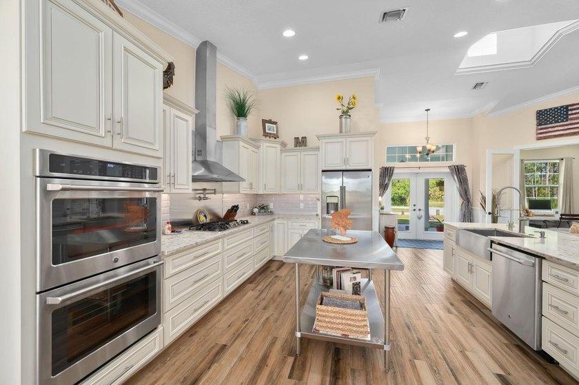 Meticulously maintained, custom built in 2017, 3 BR/ 2.5 BA CBS - photo 33