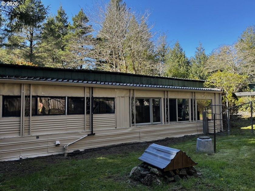 Situated on a desirable corner lot, this 0.15-acre property - photo 7