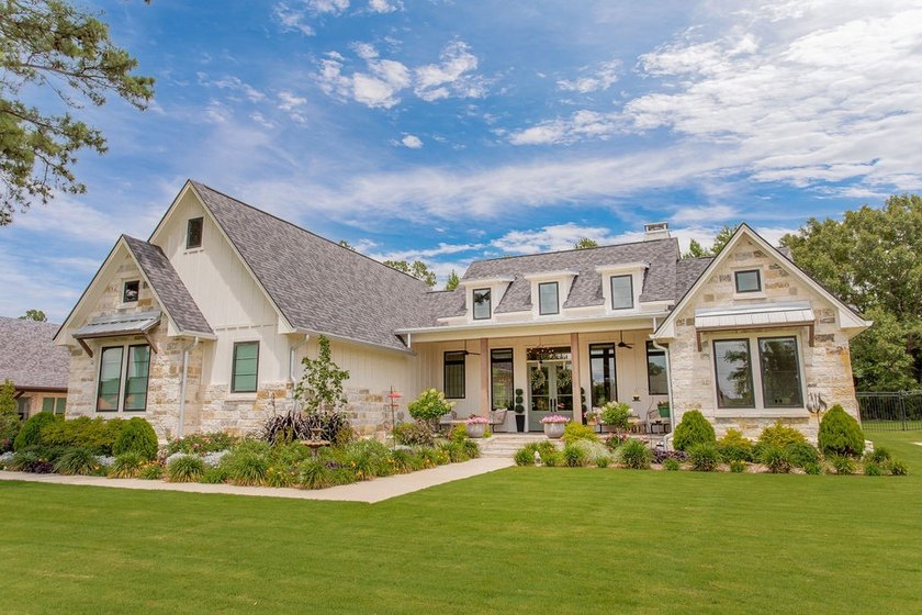 Experience refined luxury living in the highly sought-after - photo 3