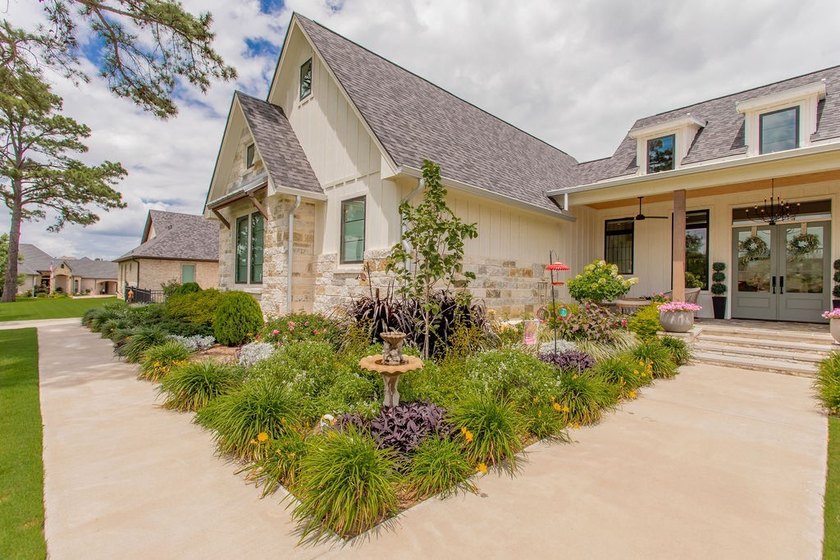 Experience refined luxury living in the highly sought-after - photo 4