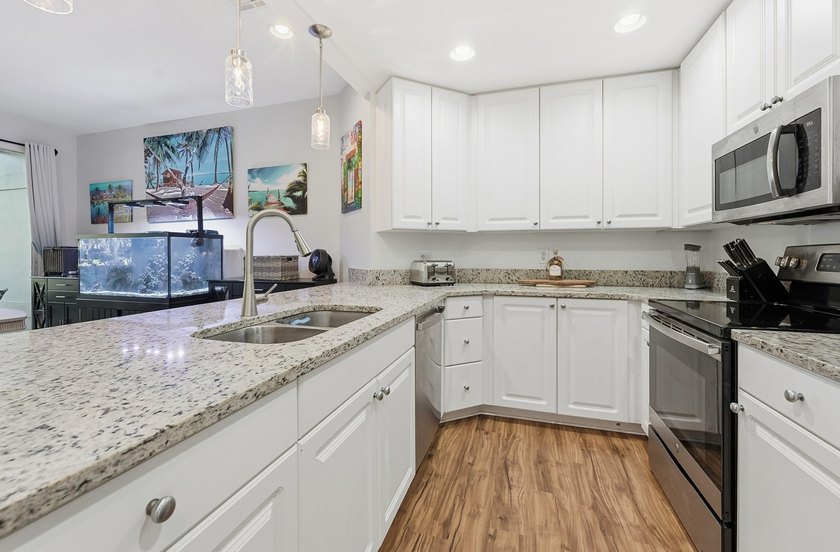 Rare opportunity to own a townhome in PGA Village's Pine Creek - photo 11