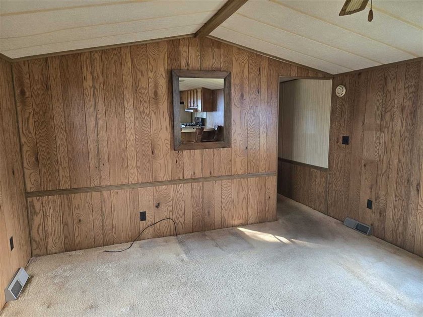 It's all about the great view of Lake Charlevoix! Nice spacious - photo 12