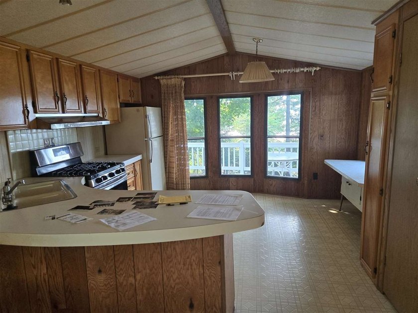 It's all about the great view of Lake Charlevoix! Nice spacious - photo 13