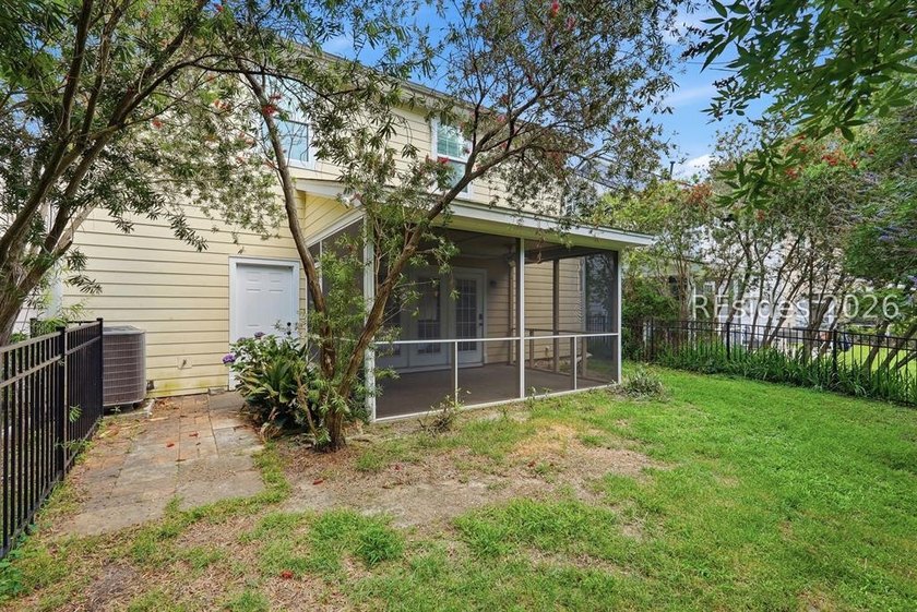 Welcome to Wellstone! This move-in-ready end-unit townhome - photo 35