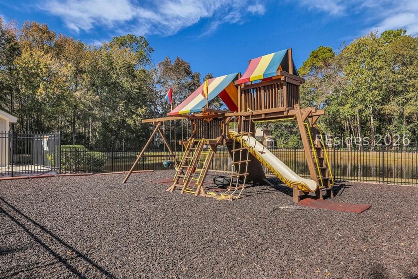 Welcome to Wellstone! This move-in-ready end-unit townhome - photo 44
