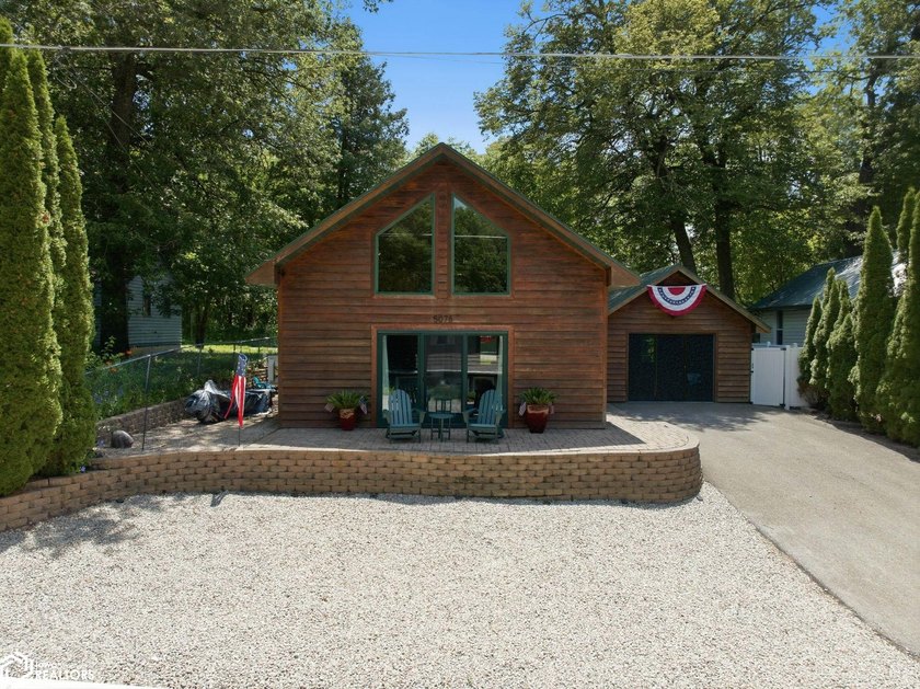 WELCOME TO YOUR PERFECT CLEAR LAKE GETAWAY!! Built in 2005, this - photo 28