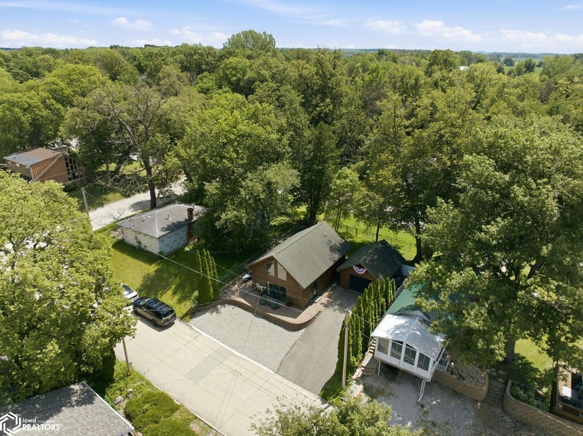WELCOME TO YOUR PERFECT CLEAR LAKE GETAWAY!! Built in 2005, this - photo 40