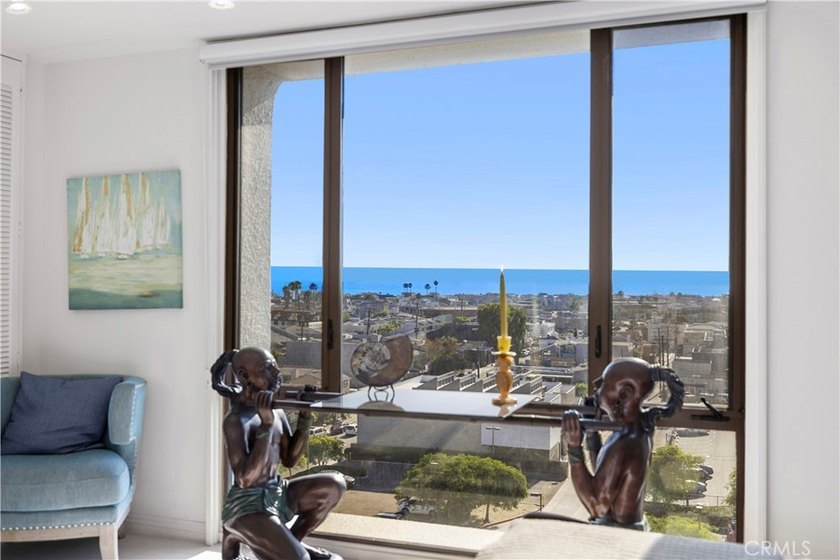 601 Lido Park Drive Building is the ultimate in elegance. This - photo 5