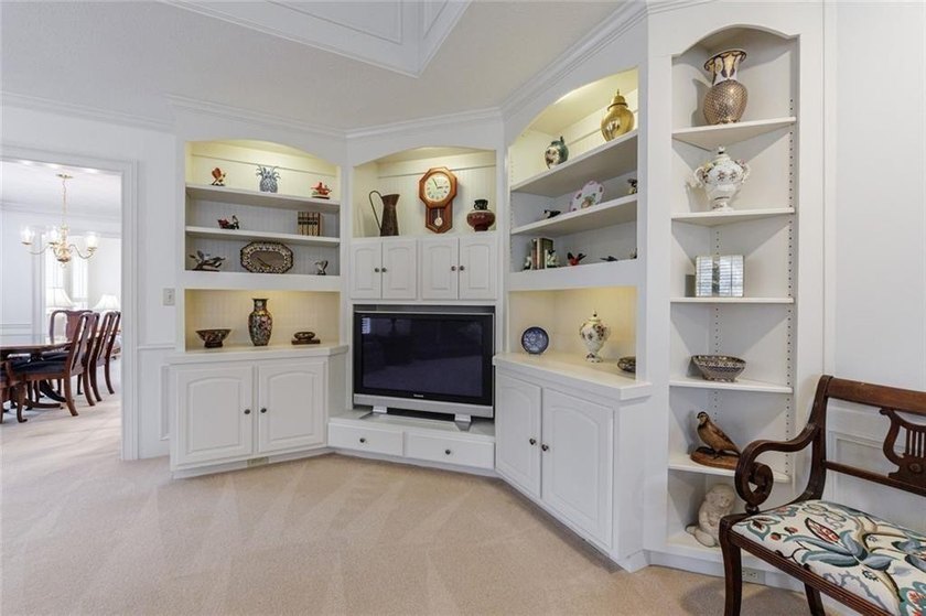 Located in the highly sought-after Brickleberry neighborhood - photo 6
