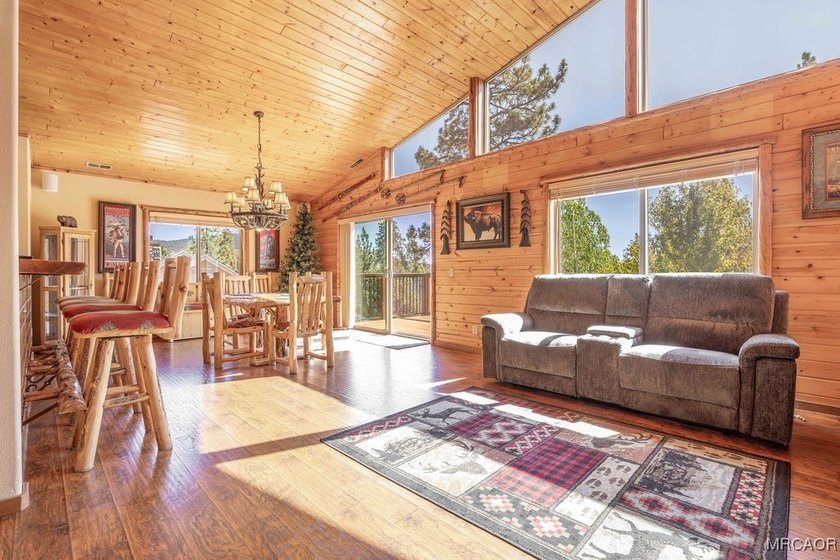 Beautiful Log-Style Mountain Home in prime Castle Glen Big Bear - photo 7