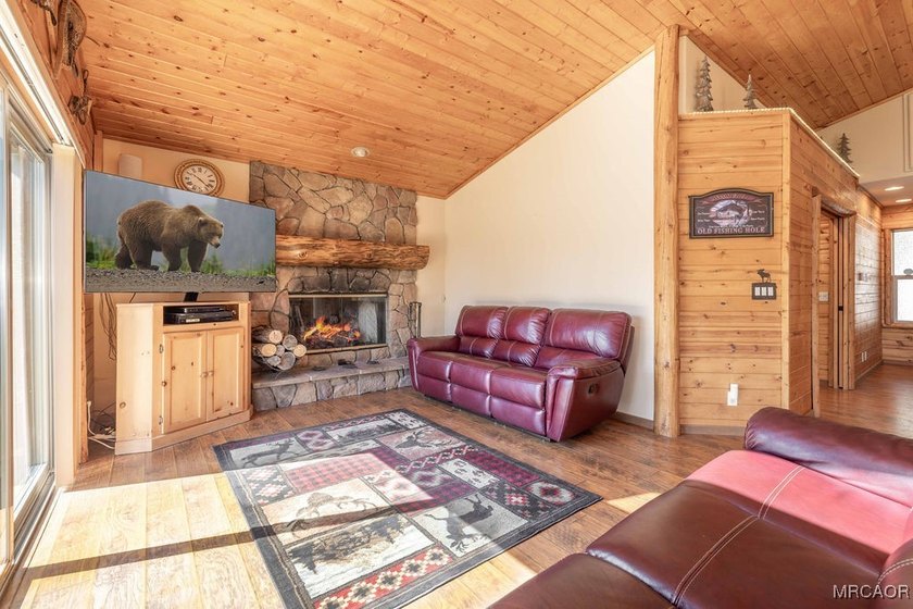 Beautiful Log-Style Mountain Home in prime Castle Glen Big Bear - photo 8