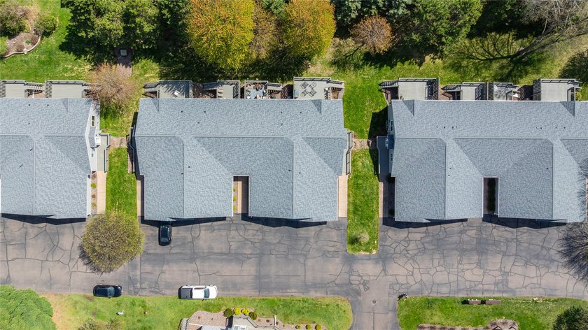 Welcome to easy, low-maintenance living in one of Eau Claire's - photo 29