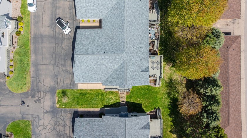 Welcome to easy, low-maintenance living in one of Eau Claire's - photo 30