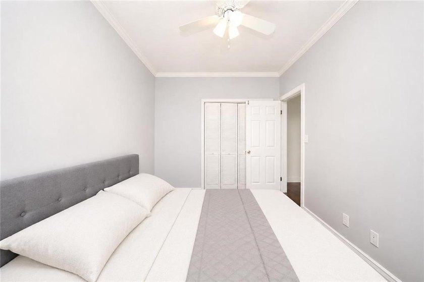 Welcome to 605 41st St #3C, a charming first-floor one-bedroom - photo 9