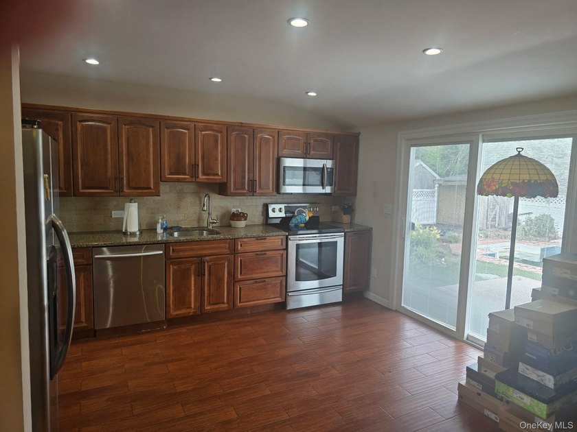 Attention All Buyers! Diamond in the rough. Location, Location! - photo 11