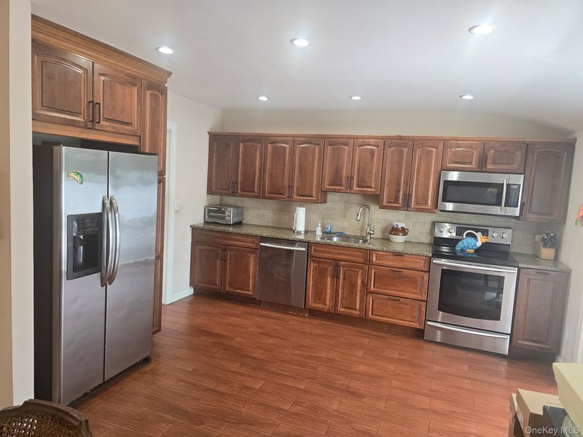 Attention All Buyers! Diamond in the rough. Location, Location! - photo 12