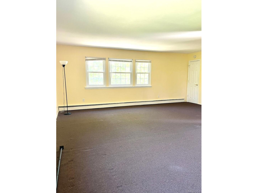 Exceptional opportunity to own a well-maintained - photo 9